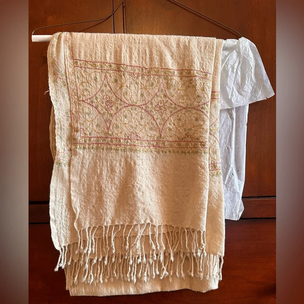 LADIES Handmade Embroidered Vintage Cream Middle Eastern Pashmina Scarf